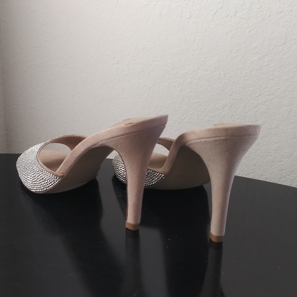 Heels - Picture 6 of 14